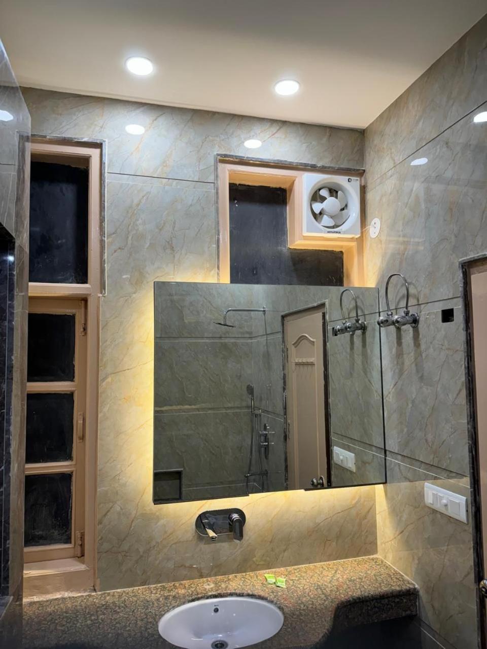 Hotel C Park - Karol Bagh, New Delhi Dış mekan fotoğraf